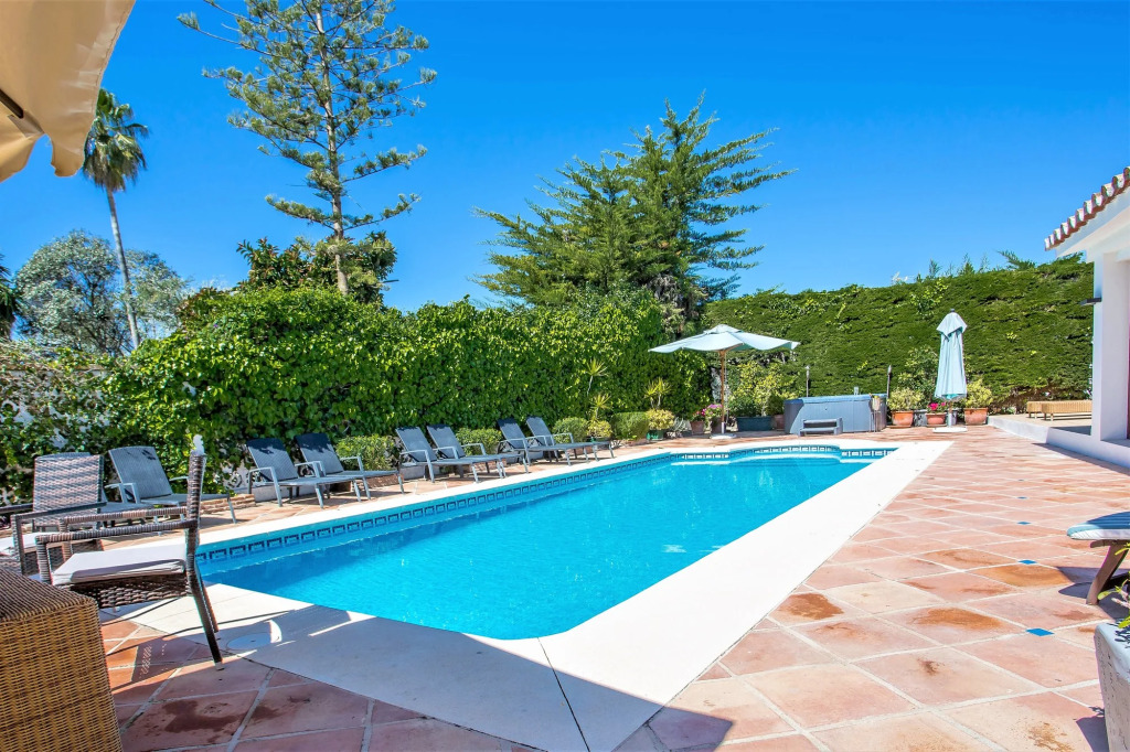 6 B/R VILLA BY PUERTO BANUS & SEA 5min ✴️✴️✴️✴️✴️
