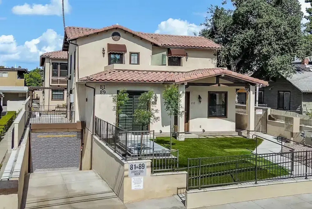 Luxurious Pasadena Home w Parking Near Old Town