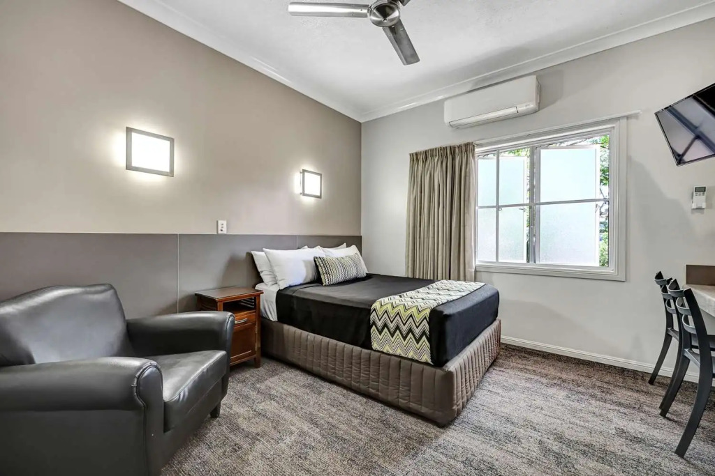 City Oasis Inn Townsville, SureStay Collection by BW