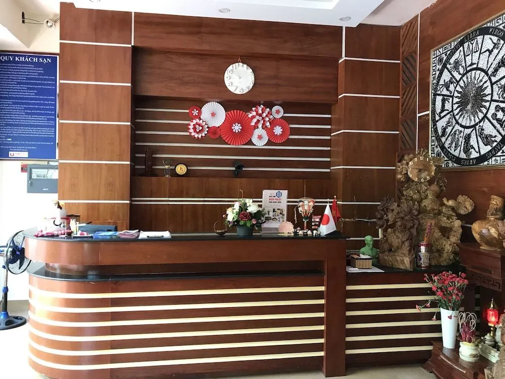 Red Sun Hotel