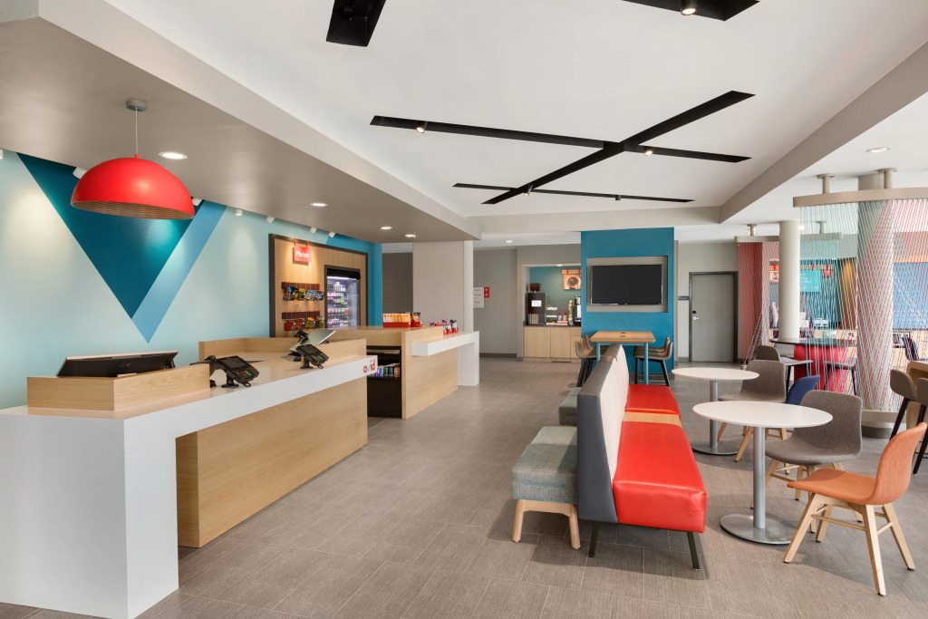 avid hotels - Detroit - Warren by IHG