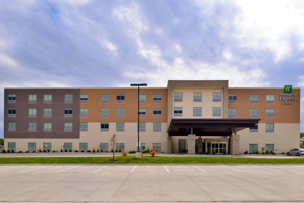 Holiday Inn Express & Suites - Ottumwa by IHG