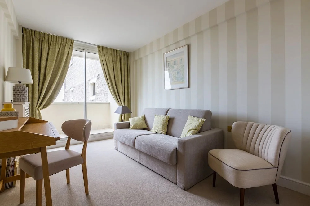 At the doorstep of Trocadero