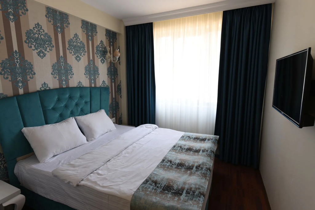 By Historial Hotel Due