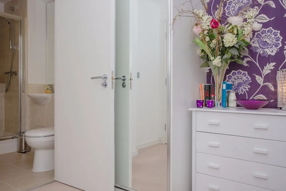 Beautiful Spacious Apartment with Private Balcony