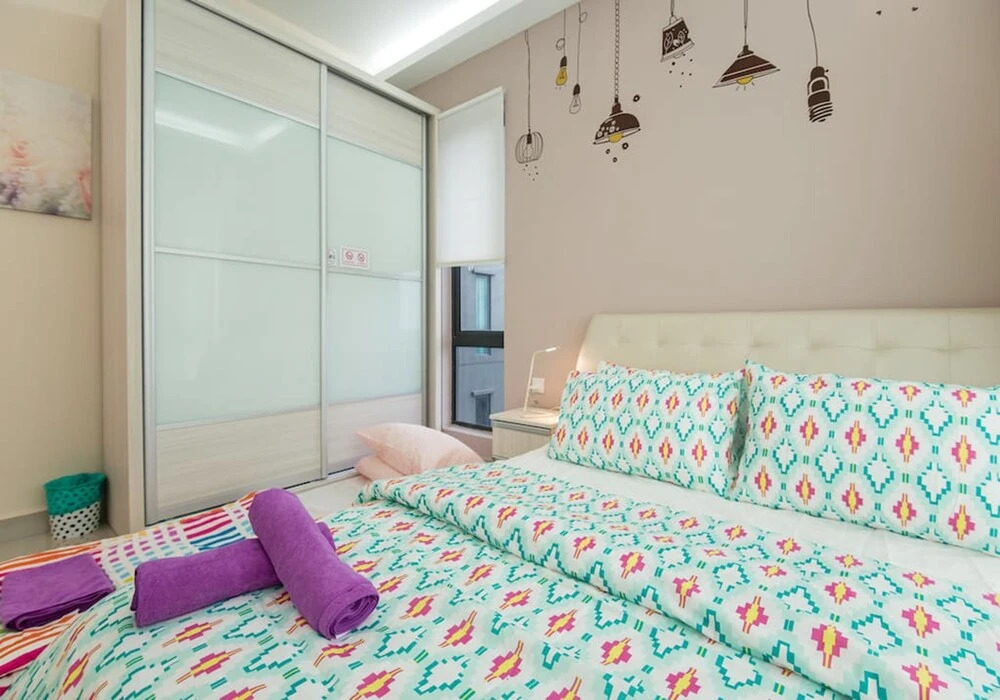 Univ 360 Place by SYNC