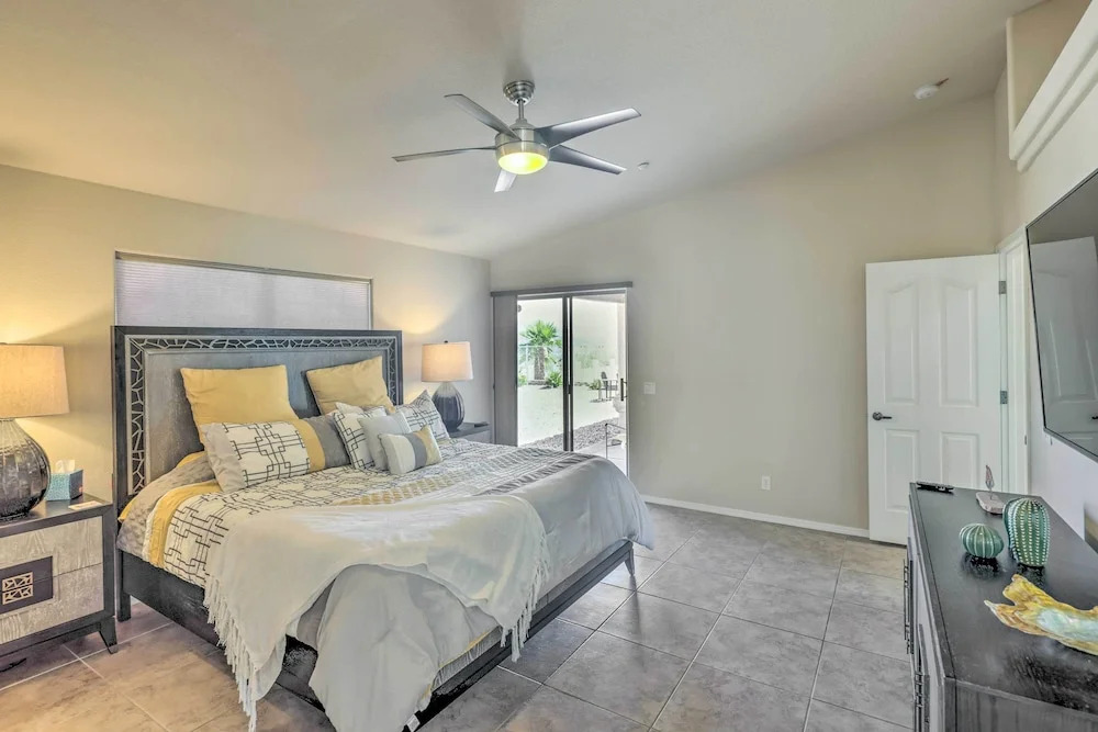 2 Mi to London Bridge: Lake Havasu Getaway
