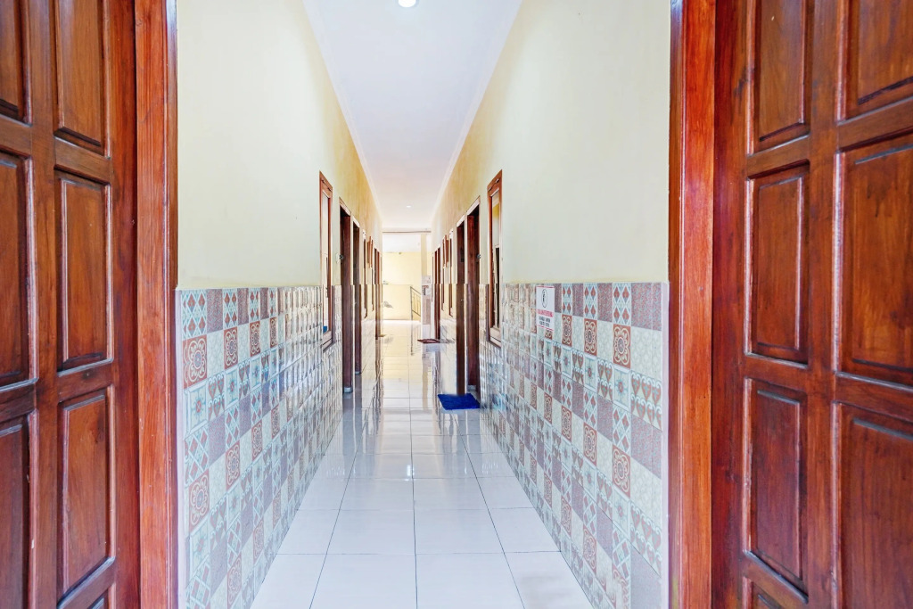 OYO 90234 Dhoho Family Guest House