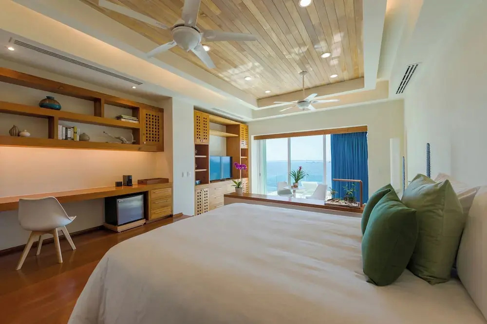 Villa Punta Sam - Beachfront Luxury Villa