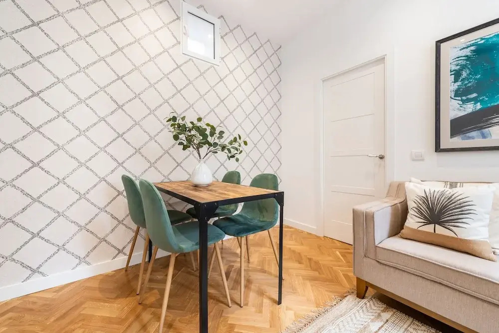 4pax. With 2 Bds. & 2 Bathrooms Next to Atocha Train Station