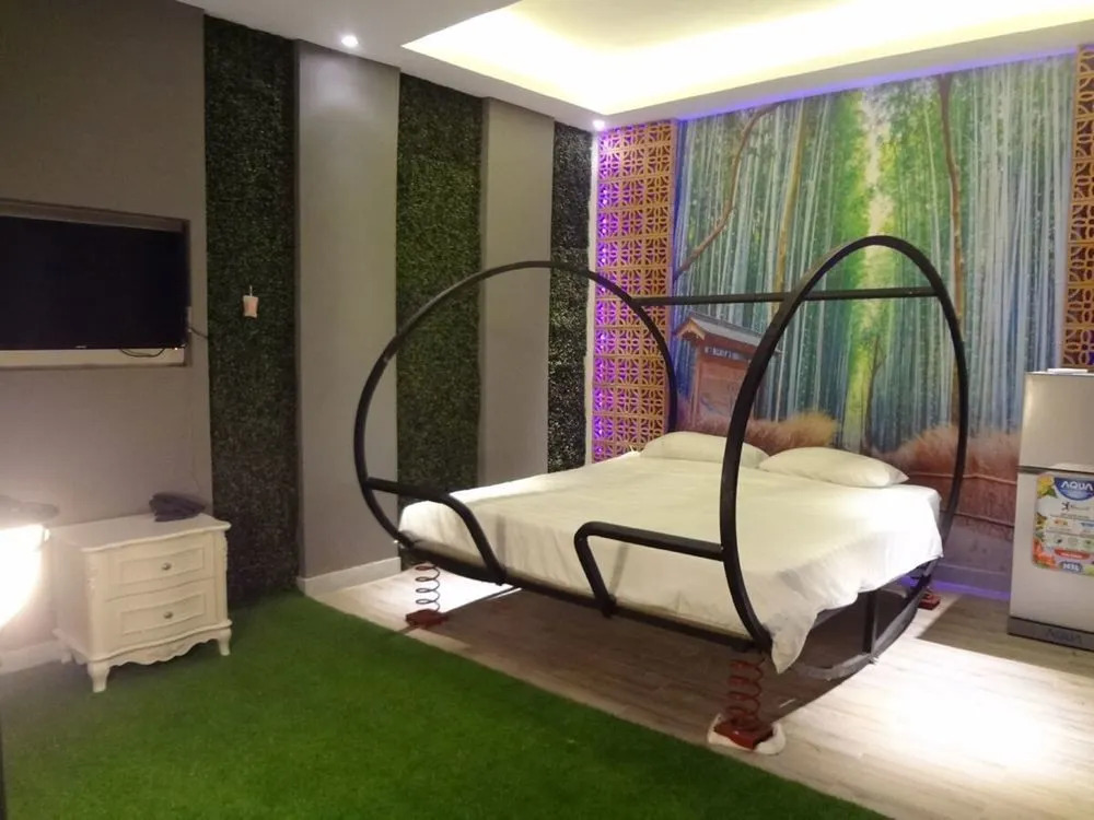 Love Point Hotel