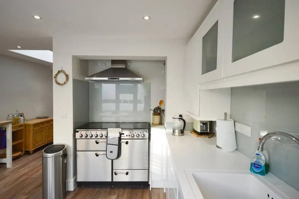 Bright & Homely 2 Bed House In Bedminster
