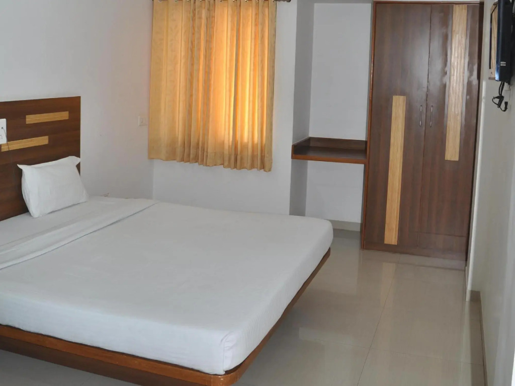 Hotel Excellency Inn