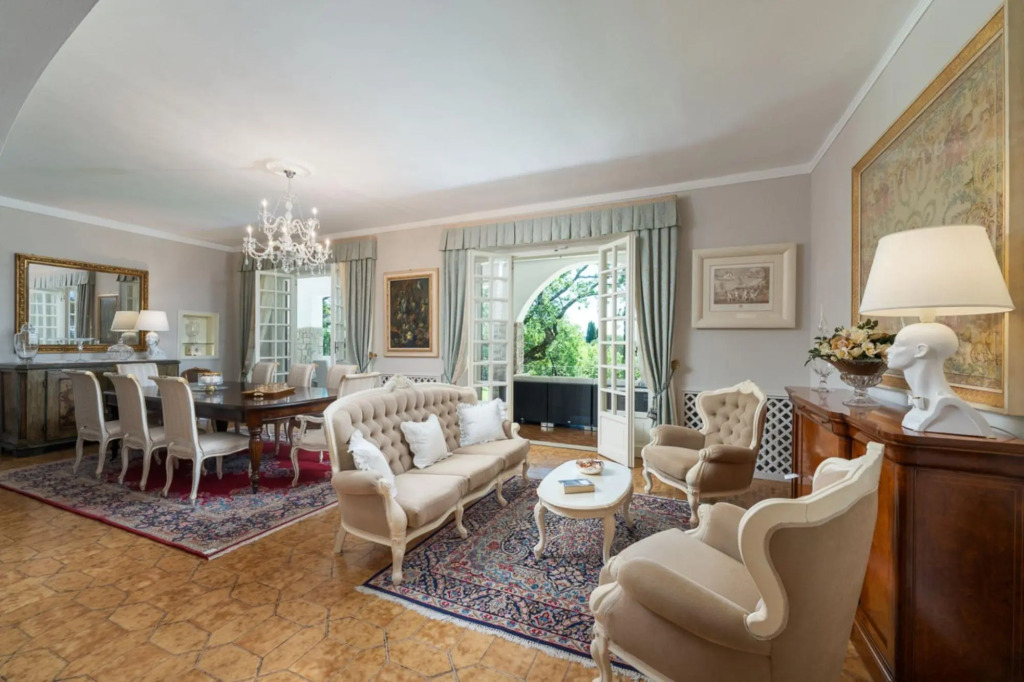 Villa Relais at the gates of Chianti-Relais "Le Fornacelle"