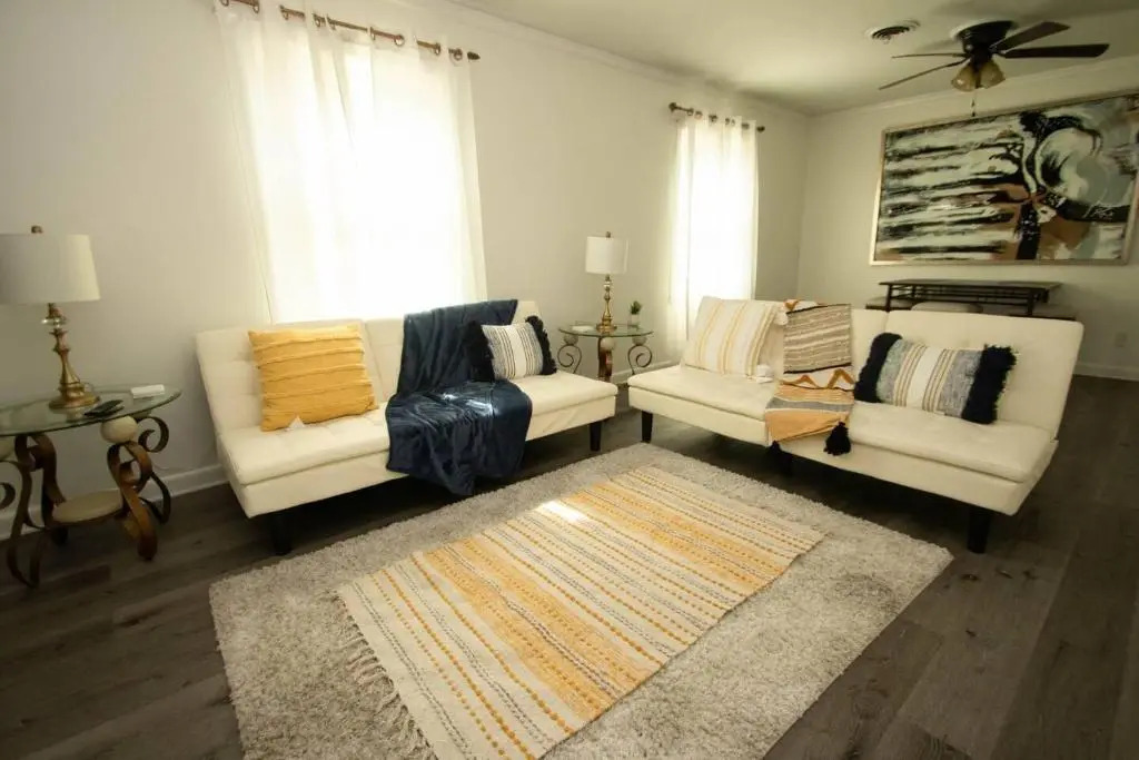 House - Sleeps 8 - Parking - Malls Close