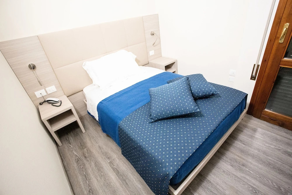 HOME HOTEL