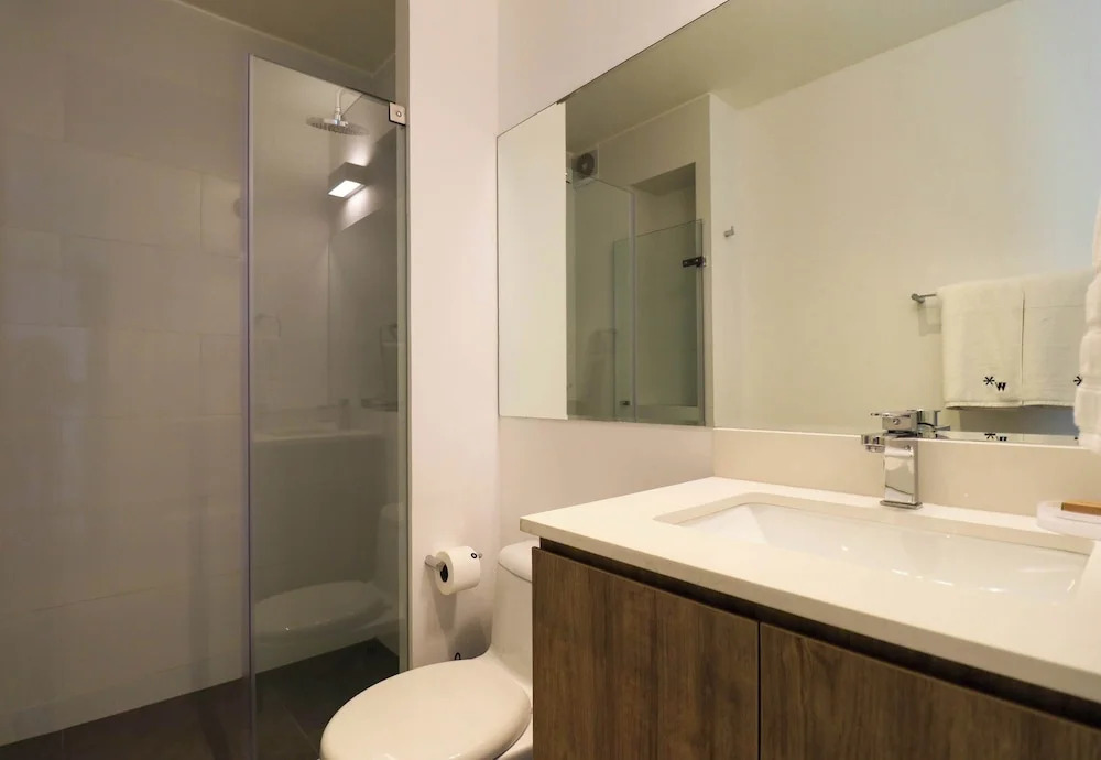 w Sunlit 1BR in the Heart of San Isidro
