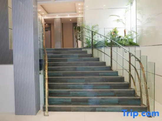 Zhongcai Business Hotel