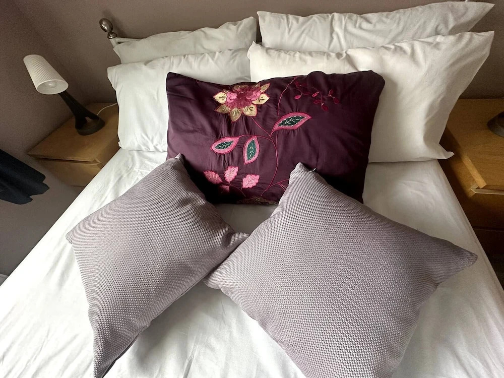 NKN Cosy Maisonette Dartford Station Free Parking