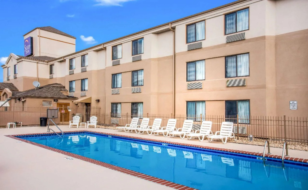 Quality Inn Kansas City International Airport