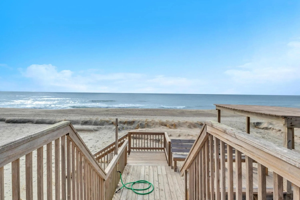 Wahoo by Oak Island Accommodations