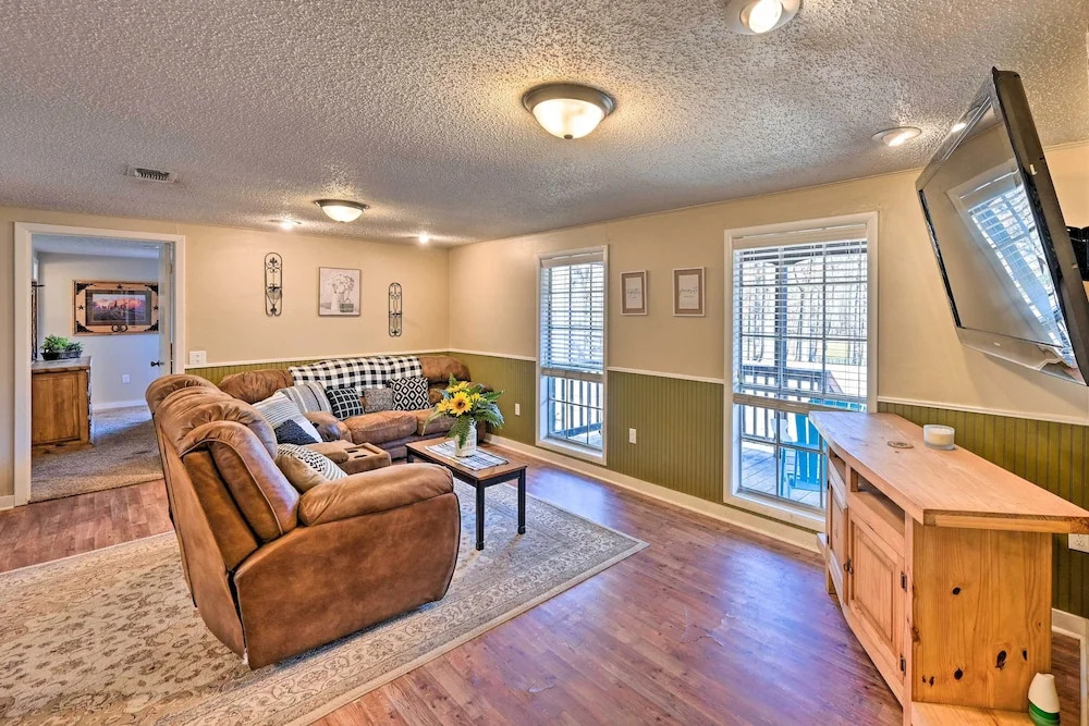 'whispering Oaks' Broken Bow Cottage Near Hiking!