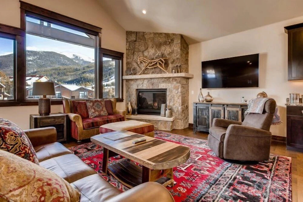 Spacious 4 Bedroom Townhome in River Run Village Within Walking Distance to Gondola and Restaurants