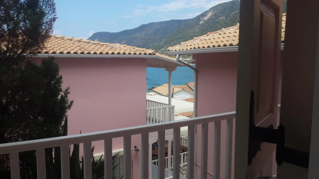 Ionis Hotel