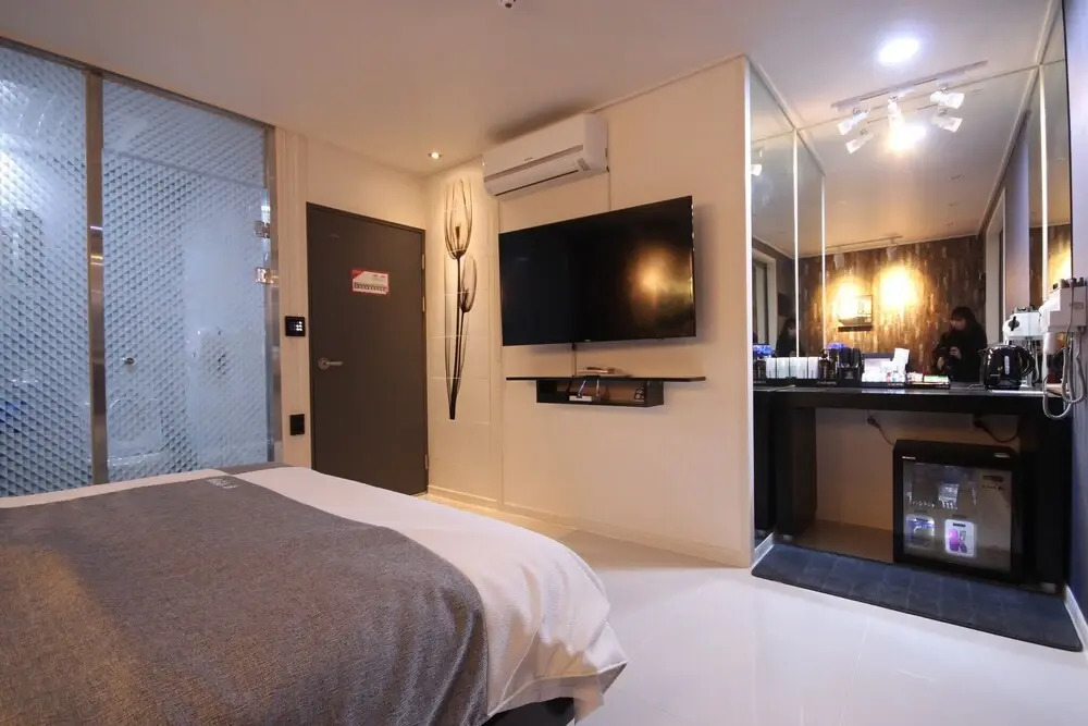 Geoje Island Sadeung K Self Check-in Motel