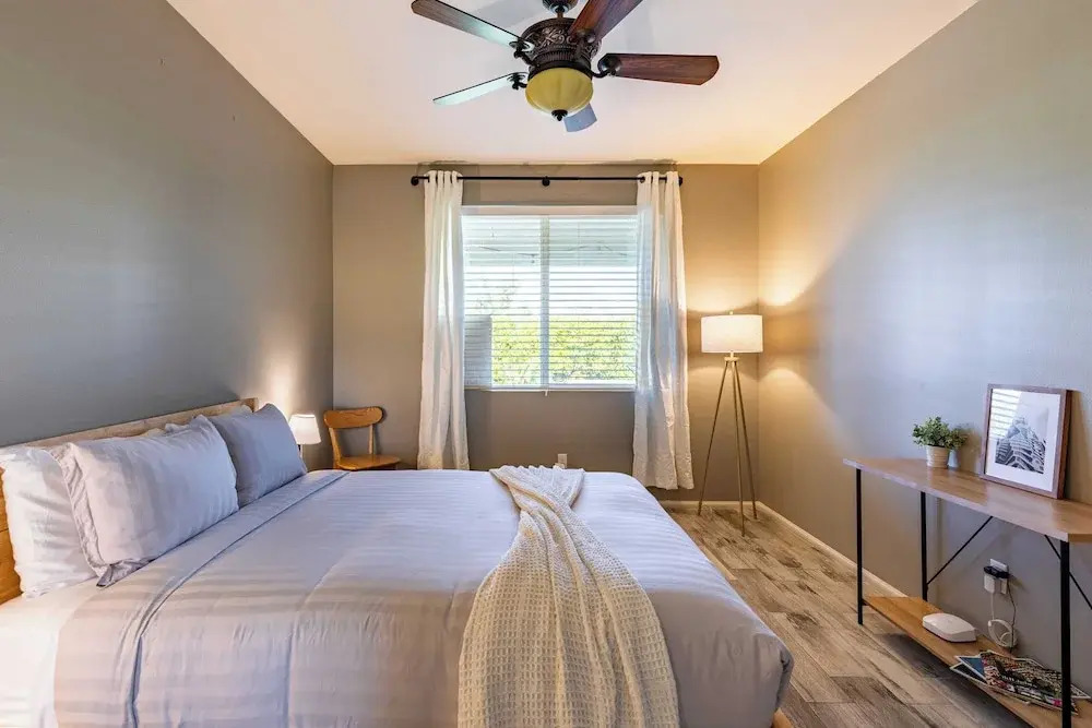 Luxe Indio Stay w/ Pool, Tiki Bar & Fire Pit Near Coachella Longfellow