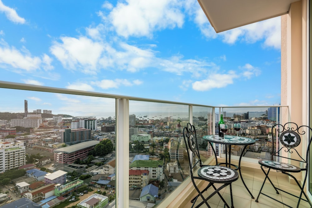 City Garden Tower by Pattaya Holiday