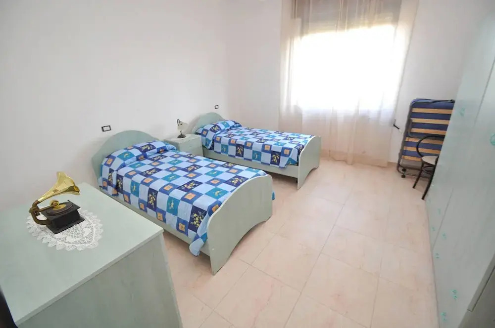 Villa Magnolia 1 Sleeps 8 Close to the sea