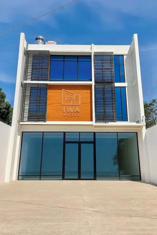 Iwa Hotel