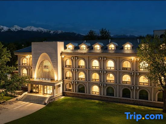 Xinlü Resort Hotel (Formerly Xinjiang Culture and Tourism Air Grassland Resort Hotel), Nalati