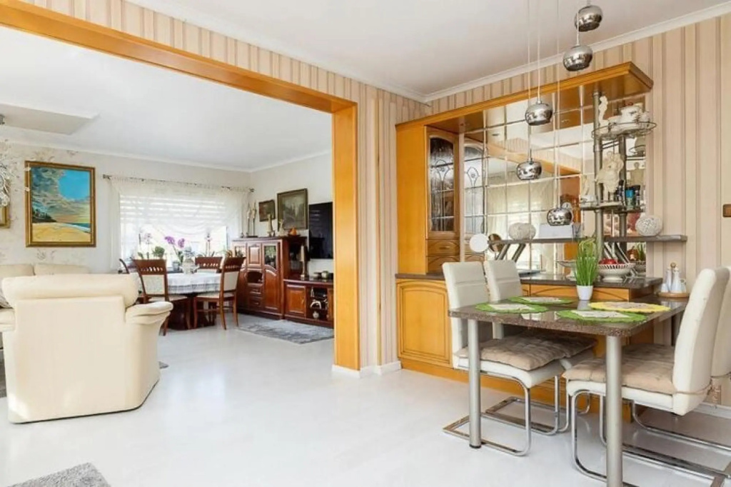 Comfortable 2-bedroom holiday apartment, pool, close to the beach, Rewal