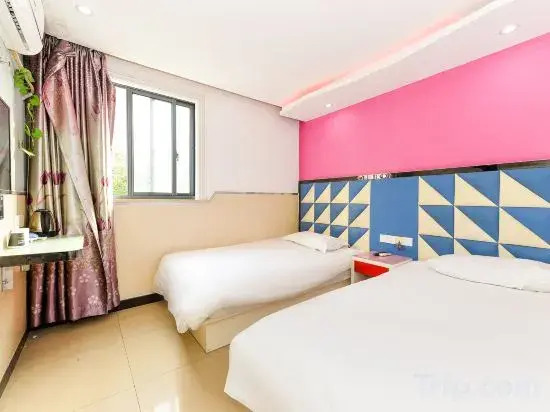 YiBon Hotels Group (Jiading Baiyin Road subway station store)