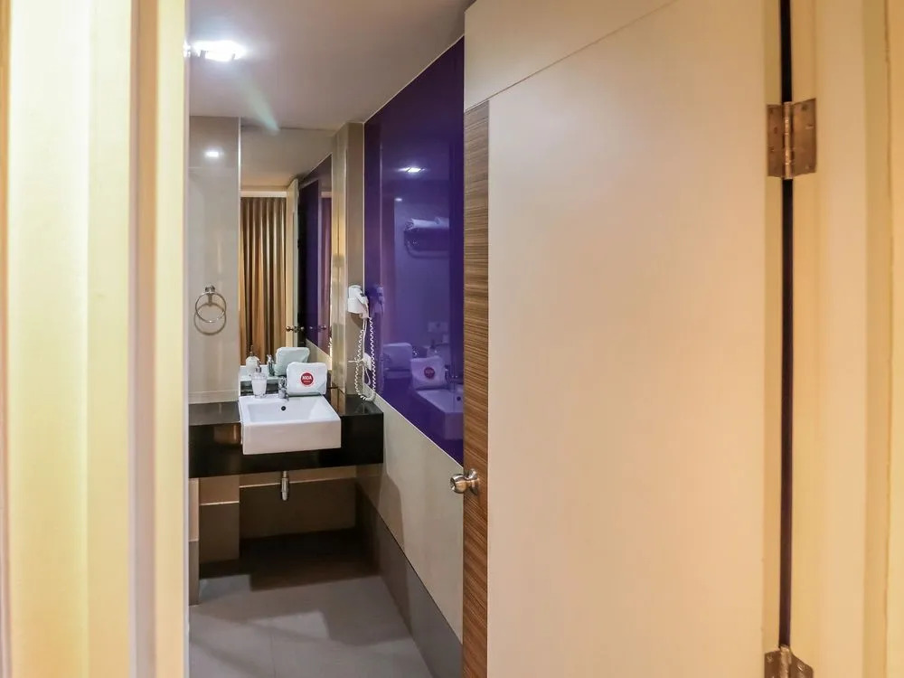 Nida Rooms Khlong Toei 390 Sky Train