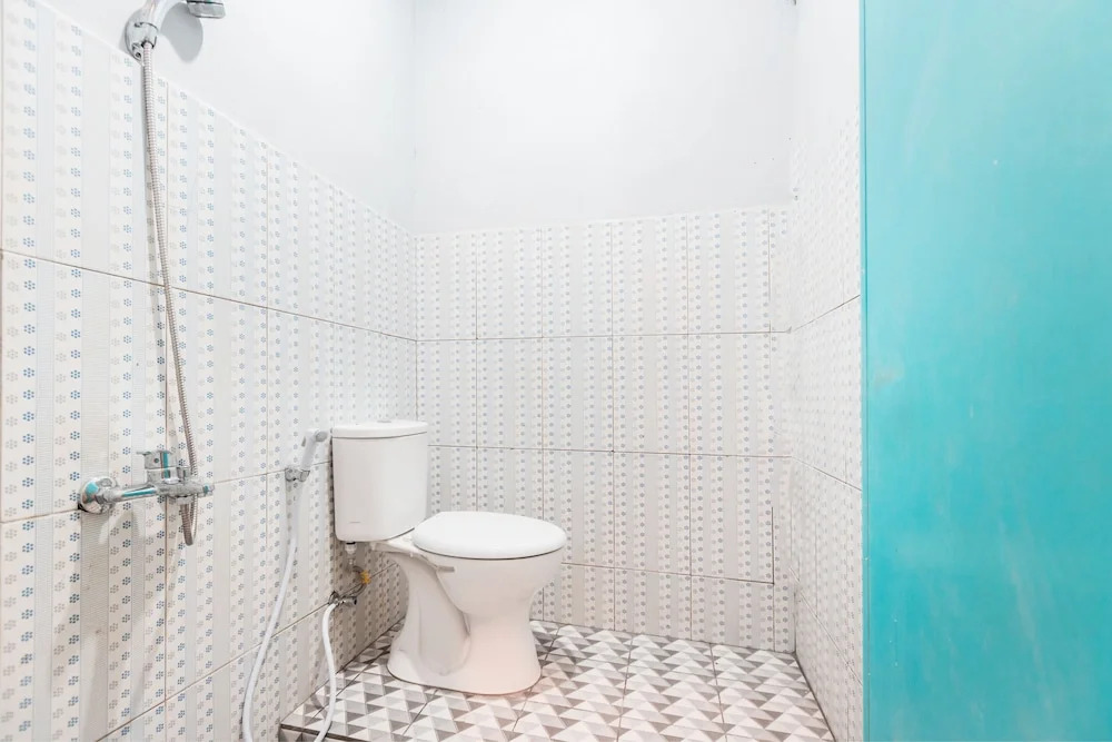 OYO Living 1756 Amira Guest House