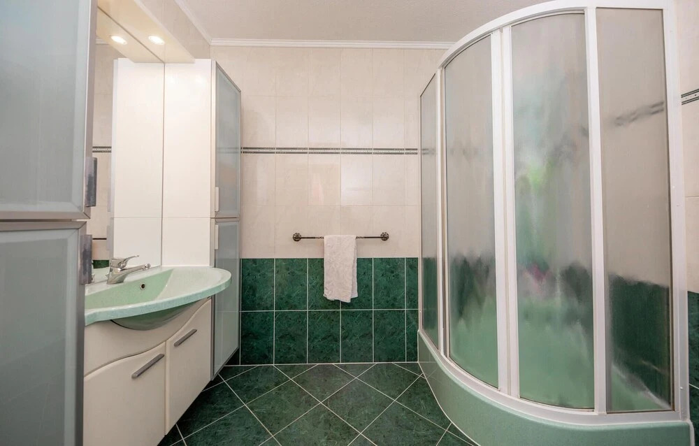 Amazing Home In Seget Donji With Wifi