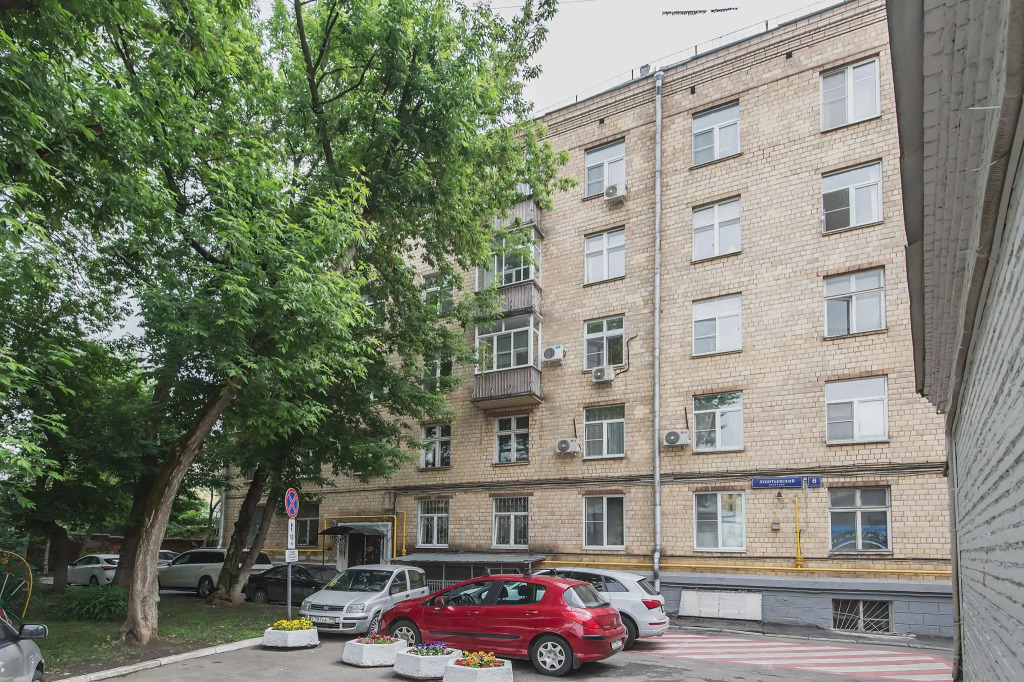 GMApartments (ДжиЭмАпартментс) на переулке Леонтьевский