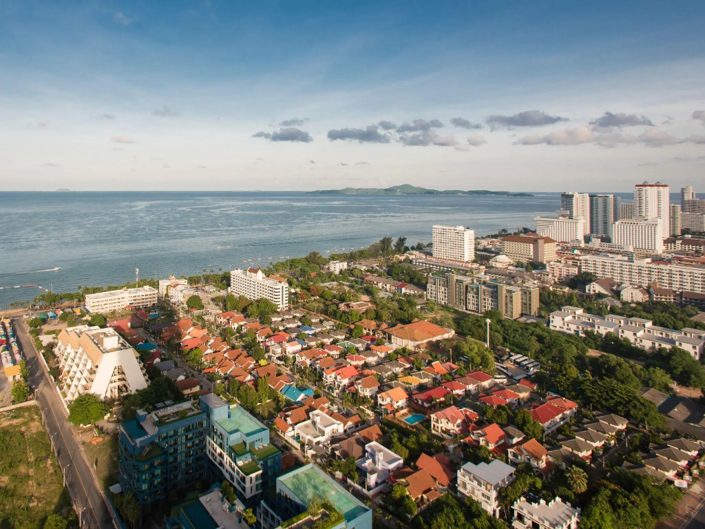 Dusit Grand Condo View by GrandisVillas