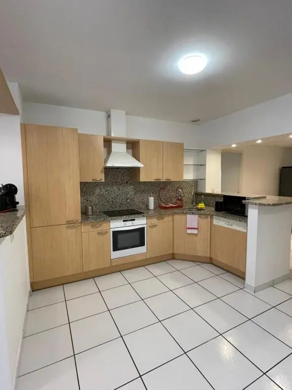 Grand appartement 87m2 à 10 mètres de la plage