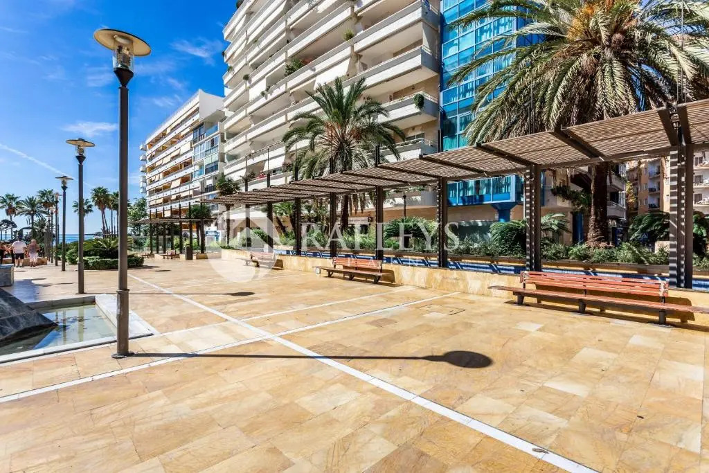 Modern 1 BR apartement in very center of Marbella.