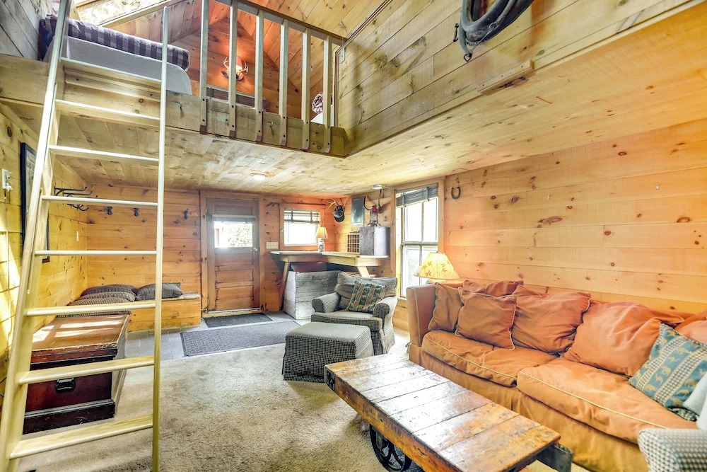 Warren Vacation Rental ~ 3 Mi to Sugarbush Resort!