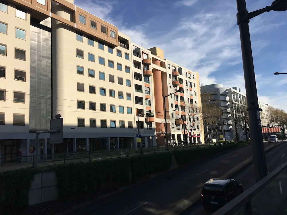 At home in lyon