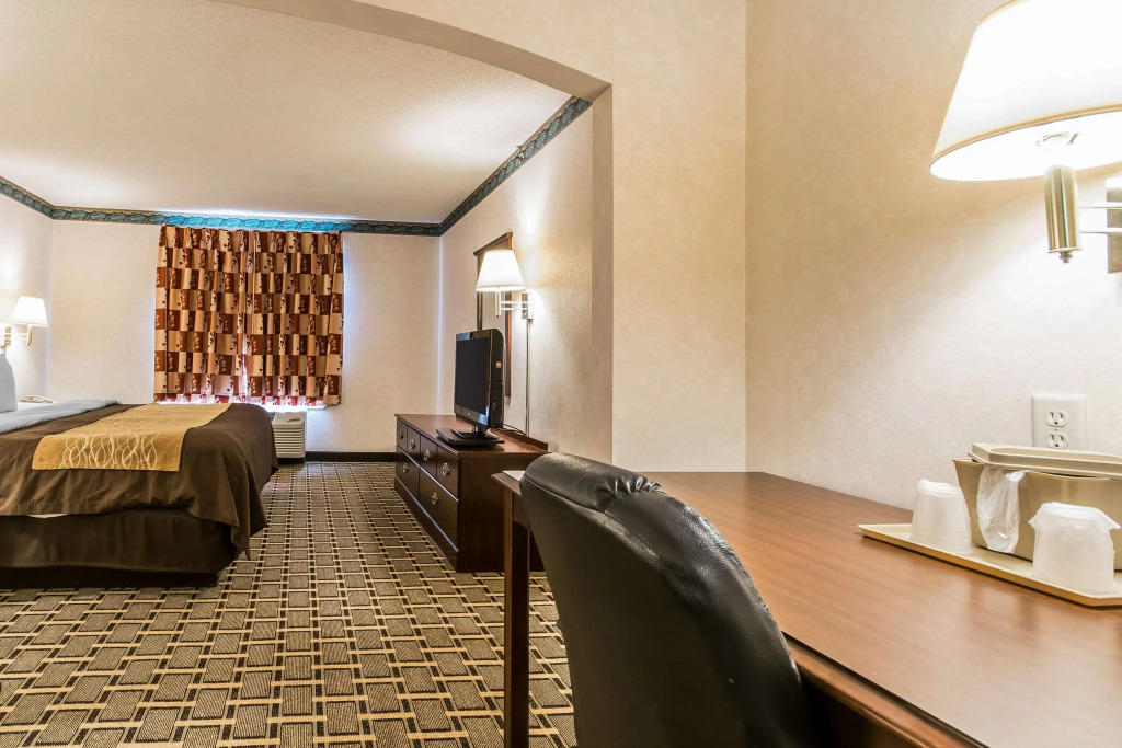 Quality Inn & Suites Evansville North