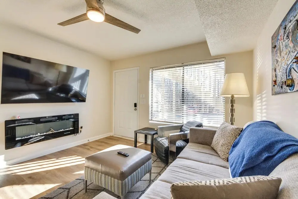 15 Mi to Greensboro: Archdale Condo w/ Fireplace