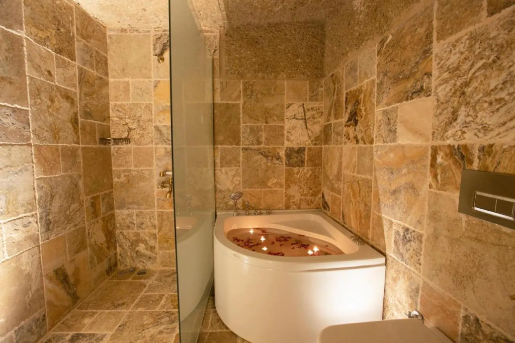 Medusa Cave Hotel