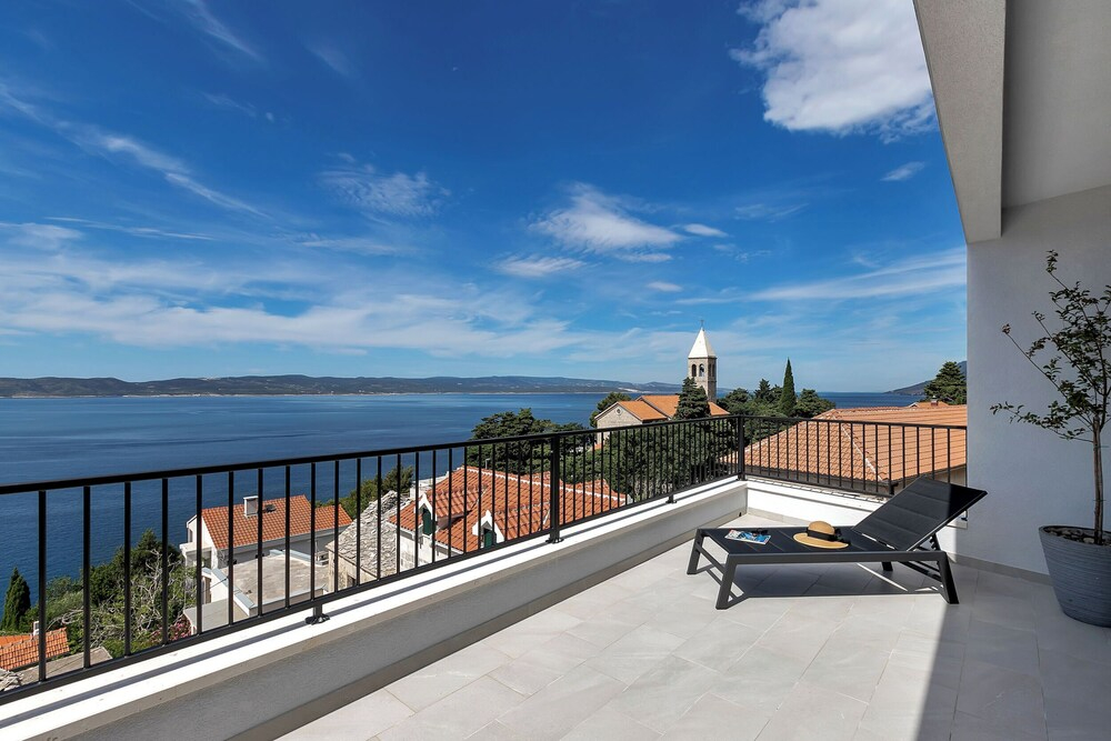 Villa Roof pool