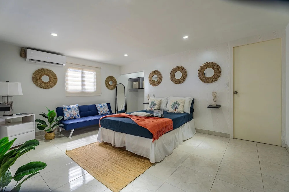 Love and Peace Vacation Rental Aruba